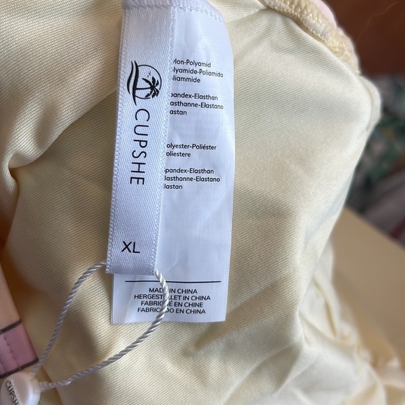 NWT Ladies Cupshe Belted Sash One Piece Swimsuit. - Picture 7 of 8